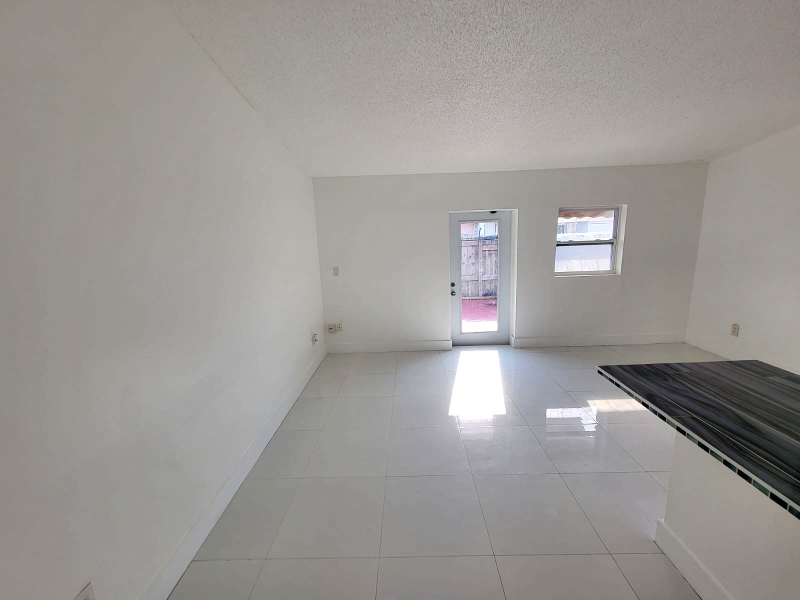 10345 Solana Rd - Photo 4 of 17