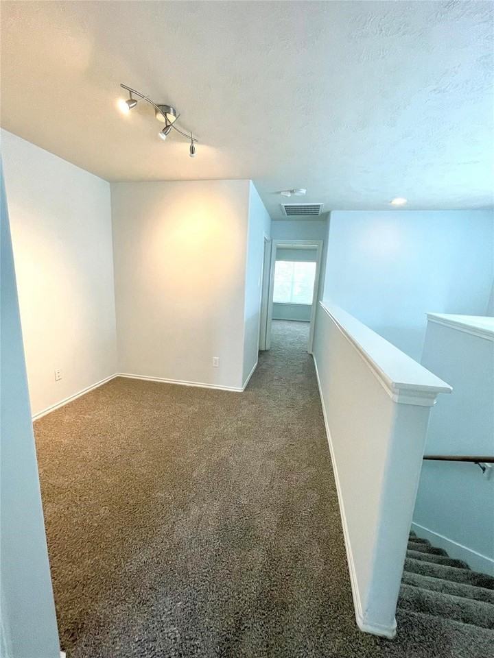 7 Whitekirk Pl - Photo 6 of 8