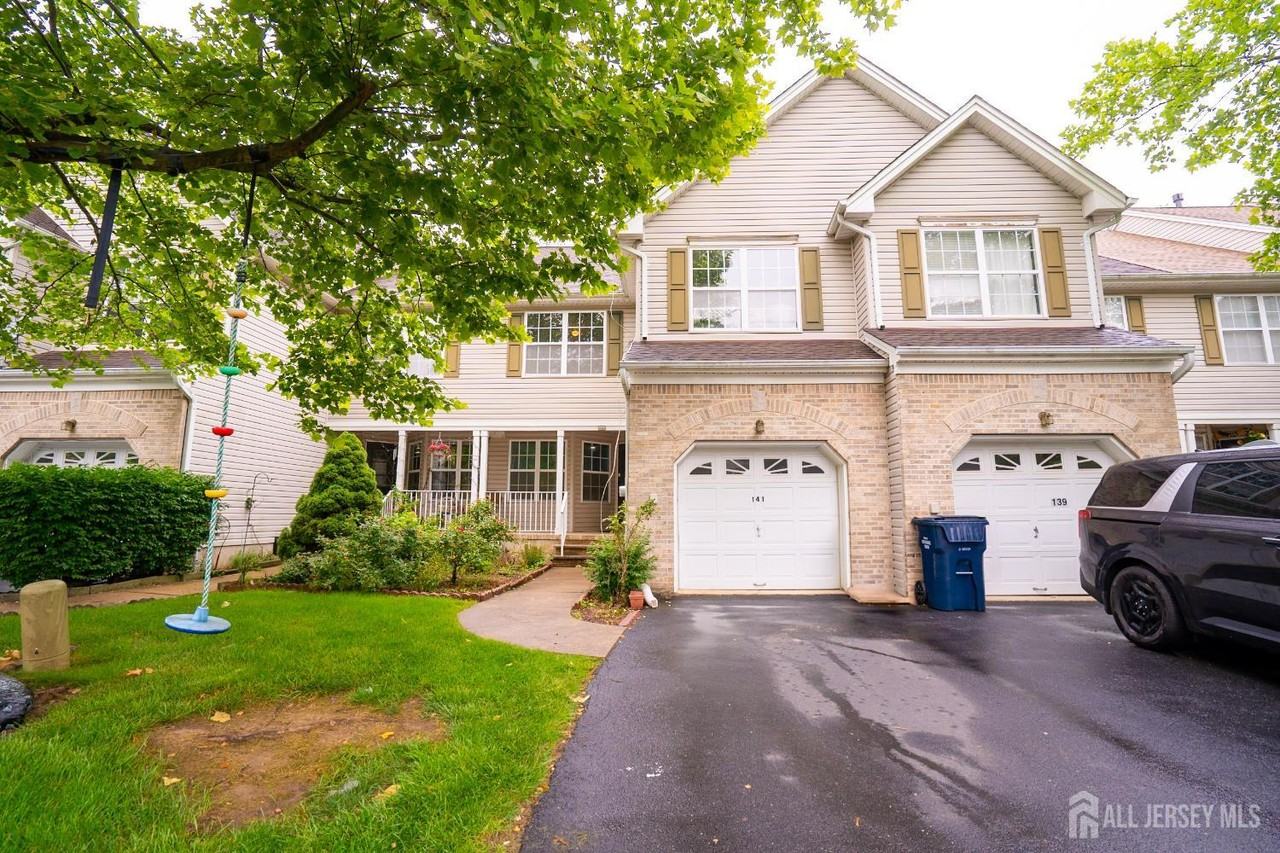 141 Briarwood Drive - Photo 2 of 33