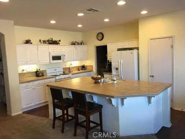 1202 Daisy Dr - Photo 2 of 2