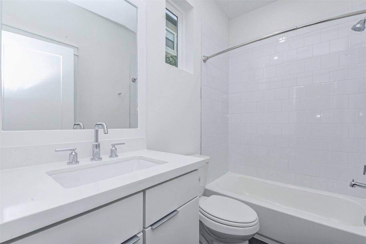 1123 West 17th Street - Photo 6 of 21