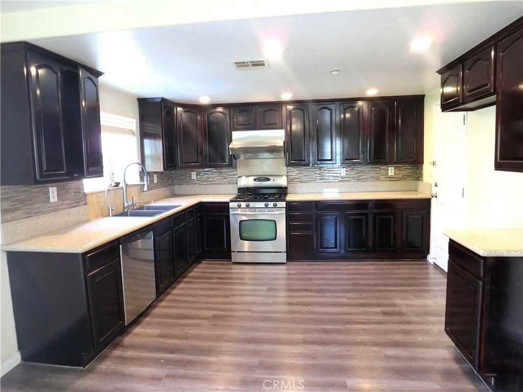 5015 Tyler Ave - Photo 2 of 16