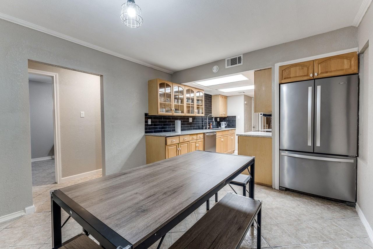 Fountainwood Dr - Photo 4 of 12