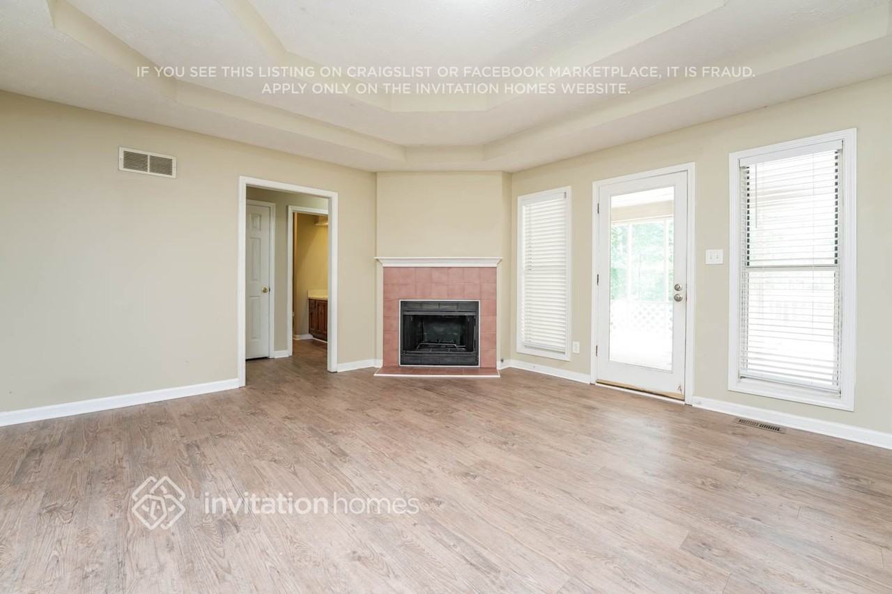 2705 Candler Ct Sw - Photo 3 of 17