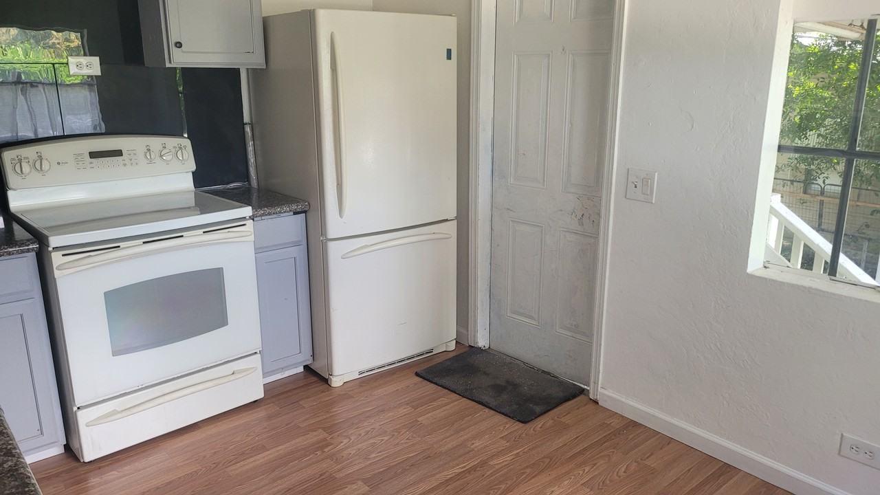 331 San Bernardino Street - Photo 2 of 7