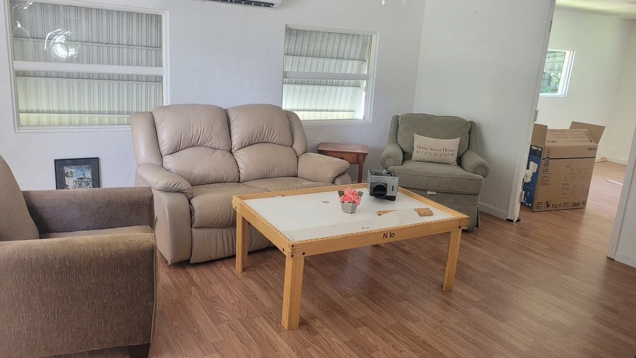 331 San Bernardino Street - Photo 3 of 7