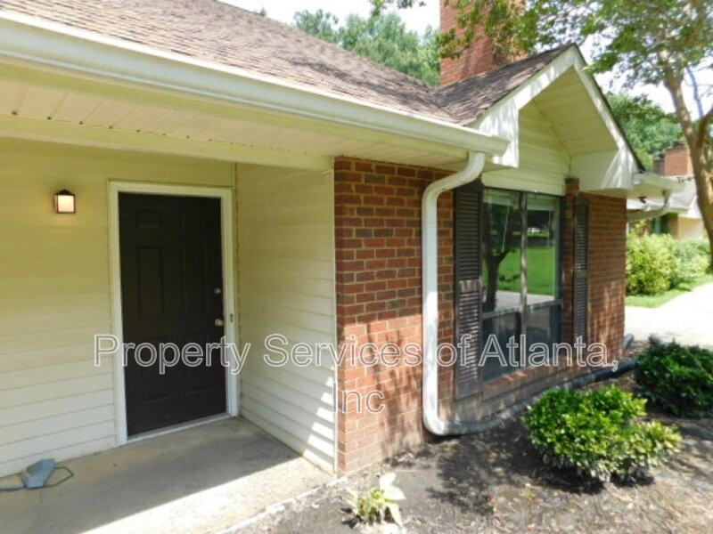 502 Plymouth Ln - Photo 3 of 23