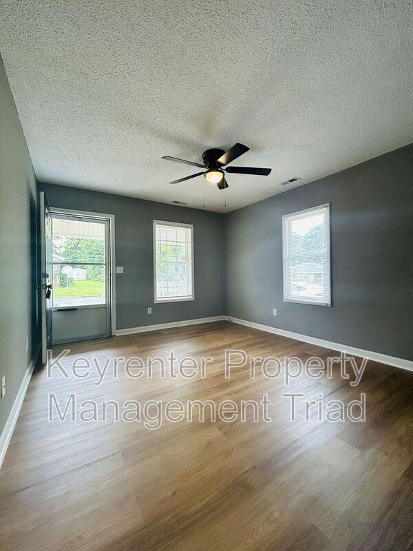 302 Charles St - Photo 7 of 18