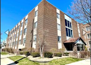 2555 N Farwell Ave - Photo 1 of 1