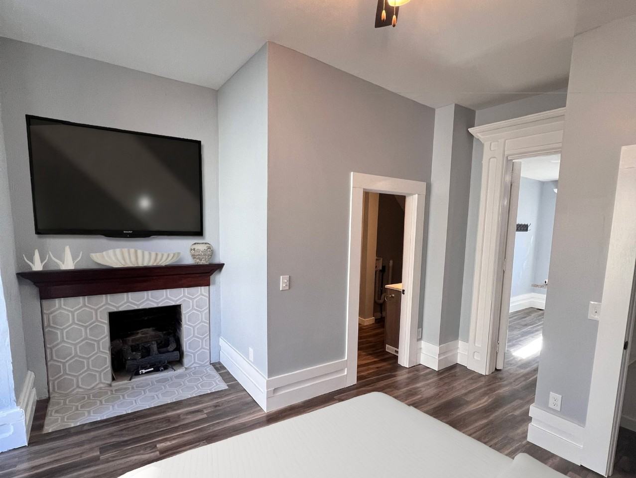 417 South Sheldon Street - Photo 3 of 12