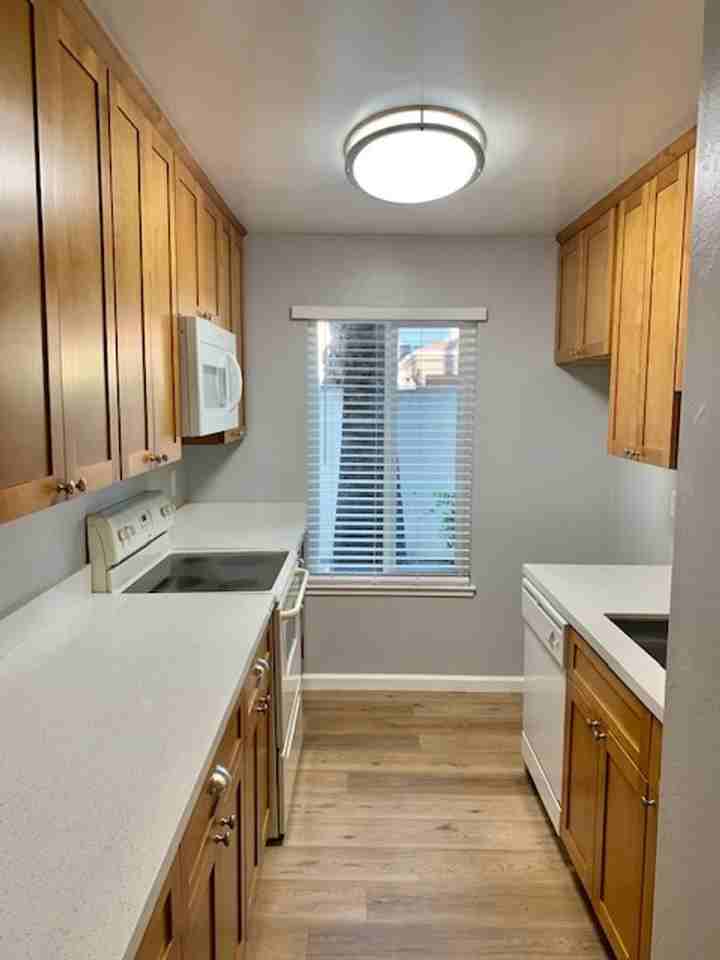 1700 Laguna St #A - Photo 3 of 21
