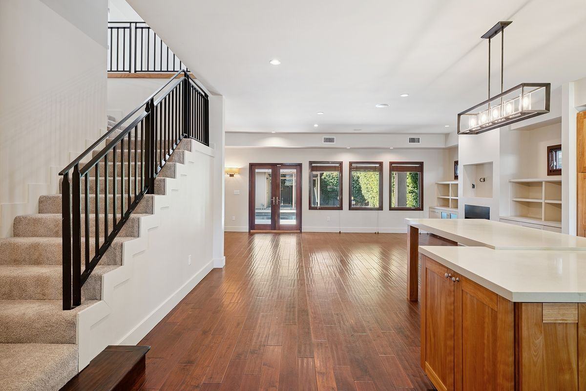 22030 Providencia St - Photo 2 of 27