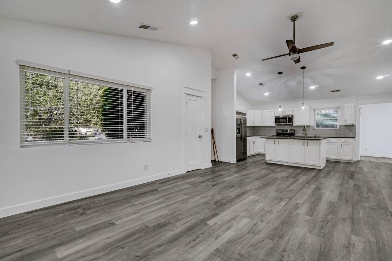 6370 Quay St - Photo 5 of 40