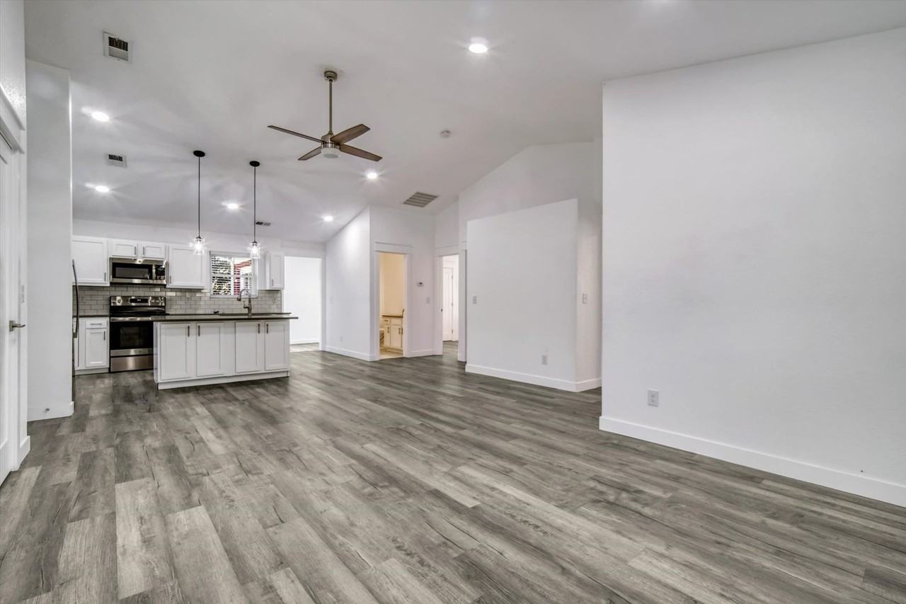 6370 Quay St - Photo 7 of 40