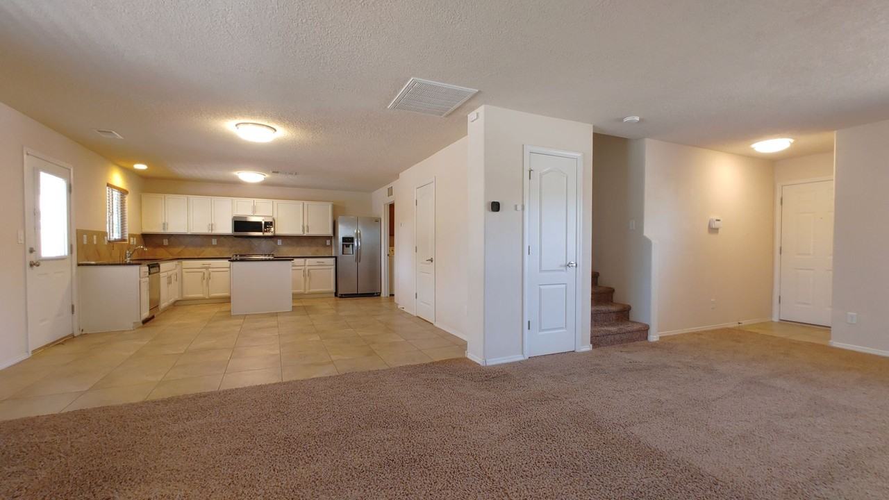 573 Creekside Ave Sw - Photo 2 of 20
