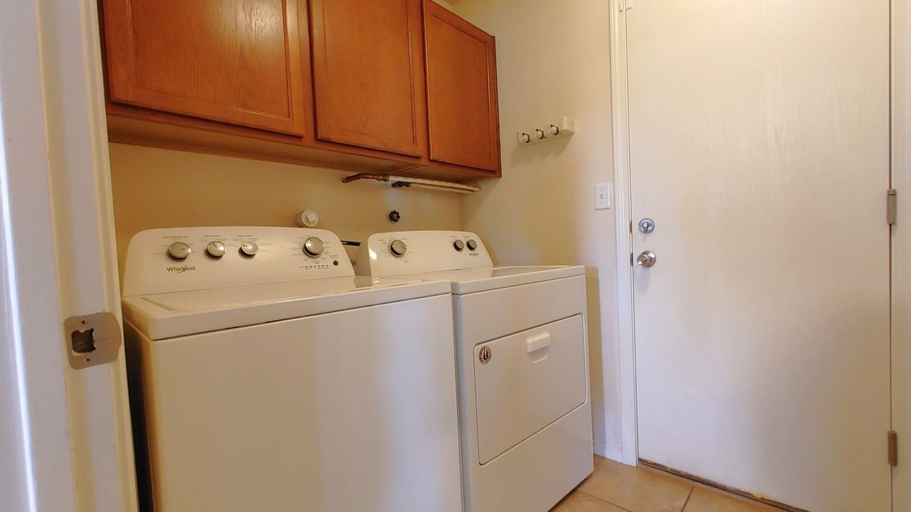 573 Creekside Ave Sw - Photo 4 of 20
