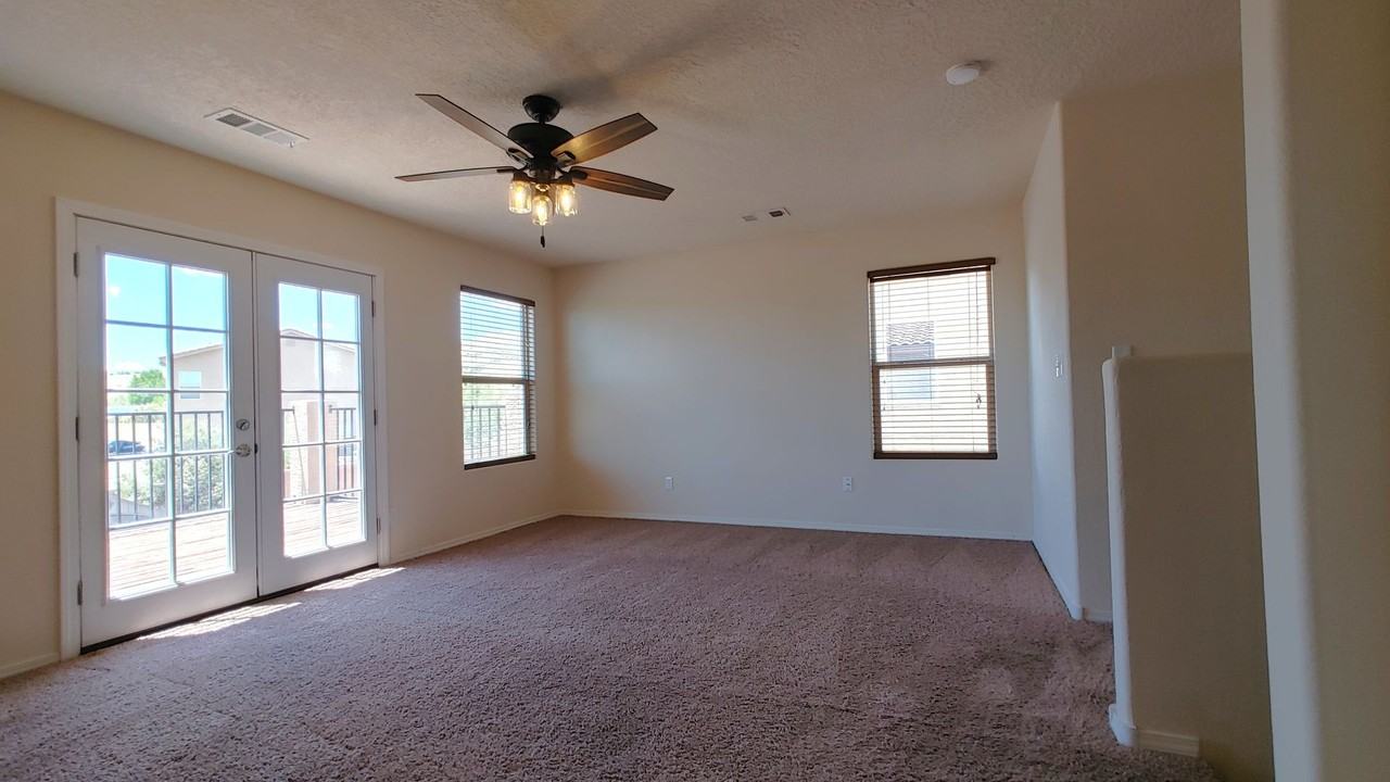 573 Creekside Ave Sw - Photo 6 of 20