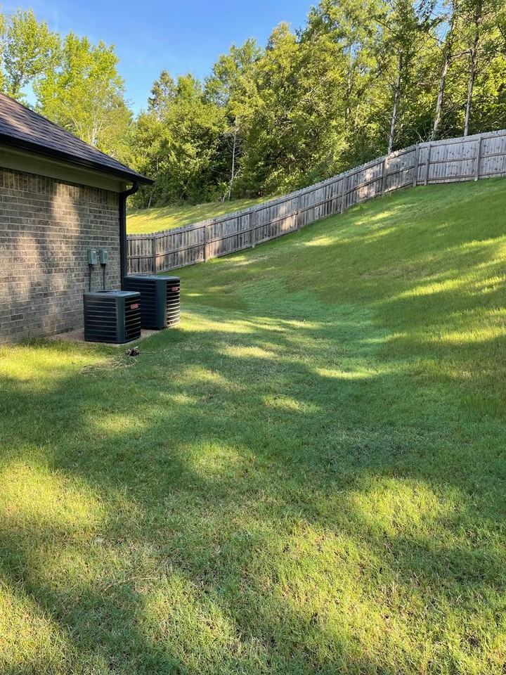 1220 Hogue Dr - Photo 4 of 27