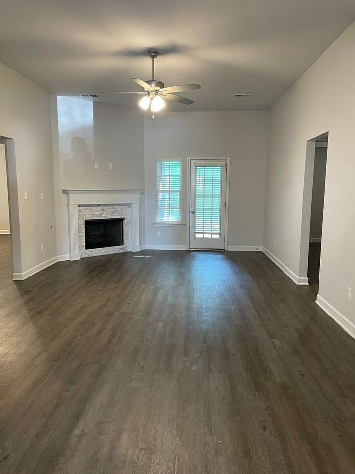 1220 Hogue Dr - Photo 5 of 27