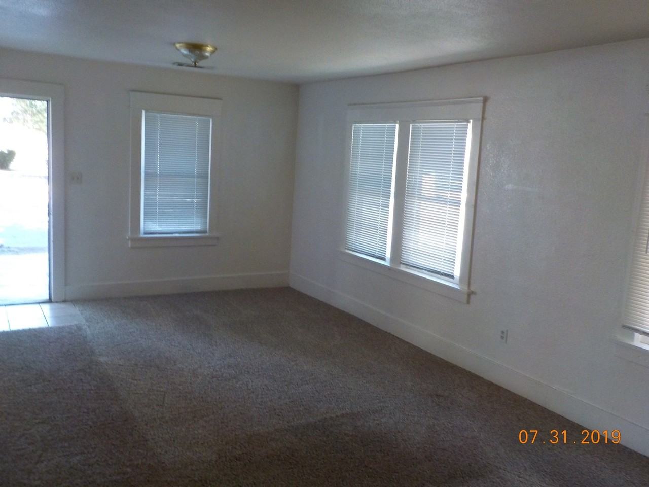 1220 G St - Photo 2 of 12