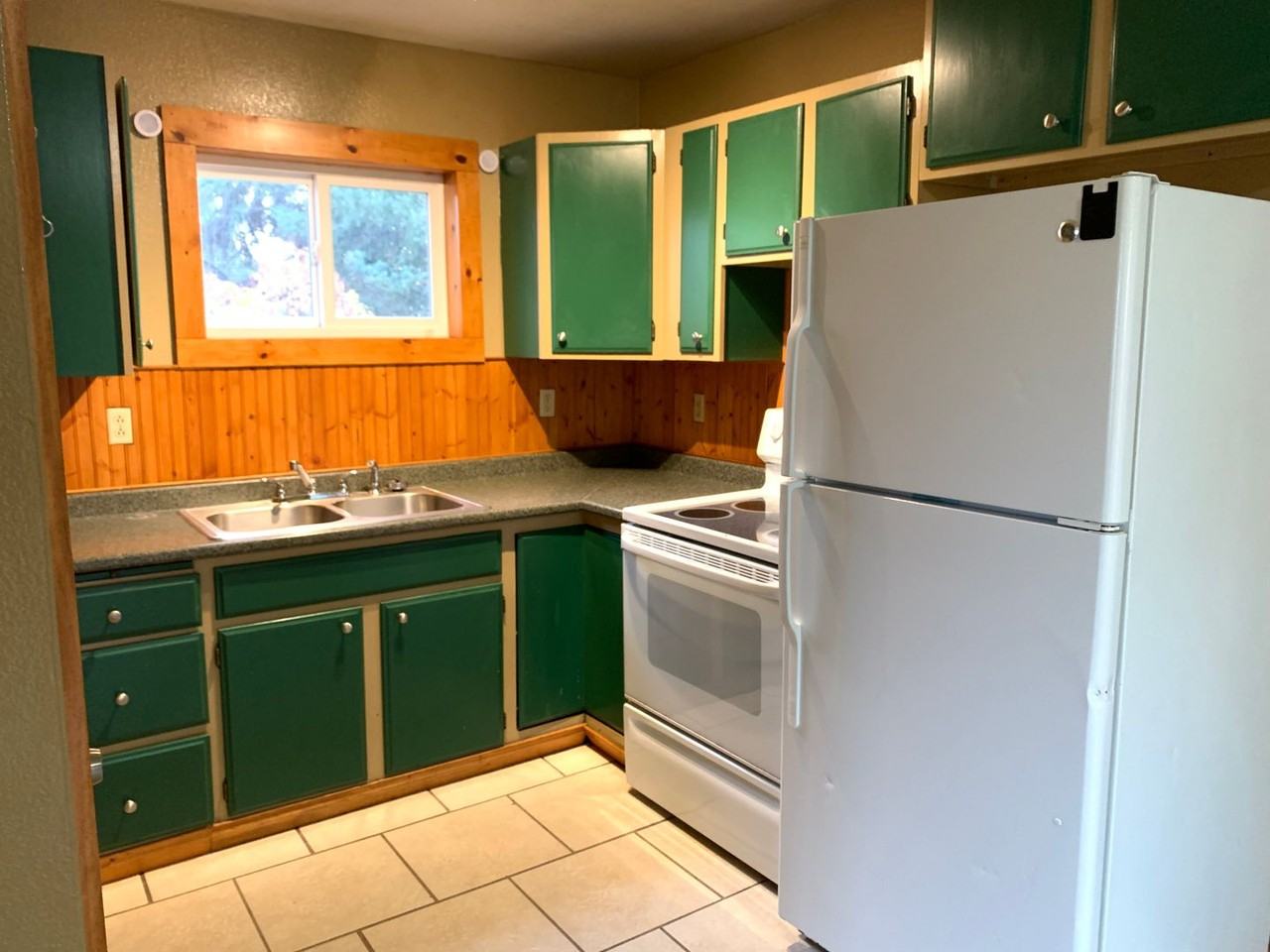 407 W Groschell St - Photo 2 of 10