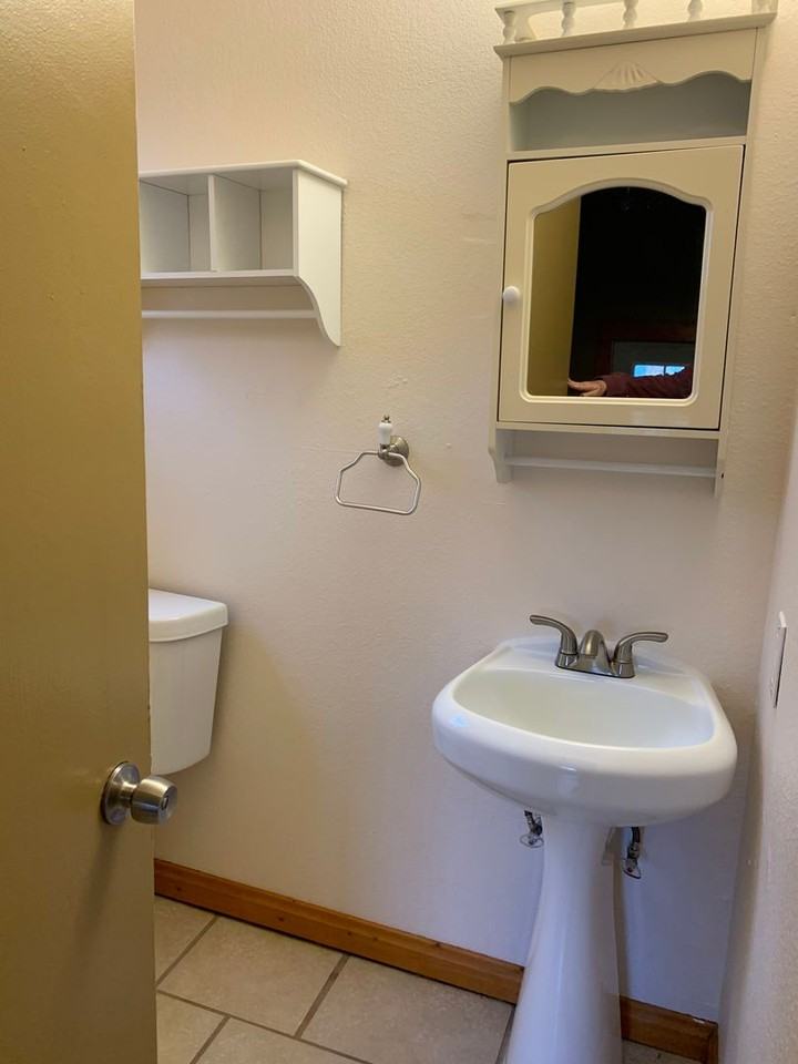 407 W Groschell St - Photo 5 of 10