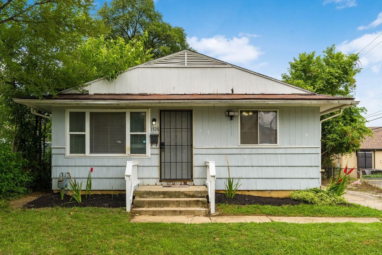 1726 E Blake Ave - Photo 2 of 29