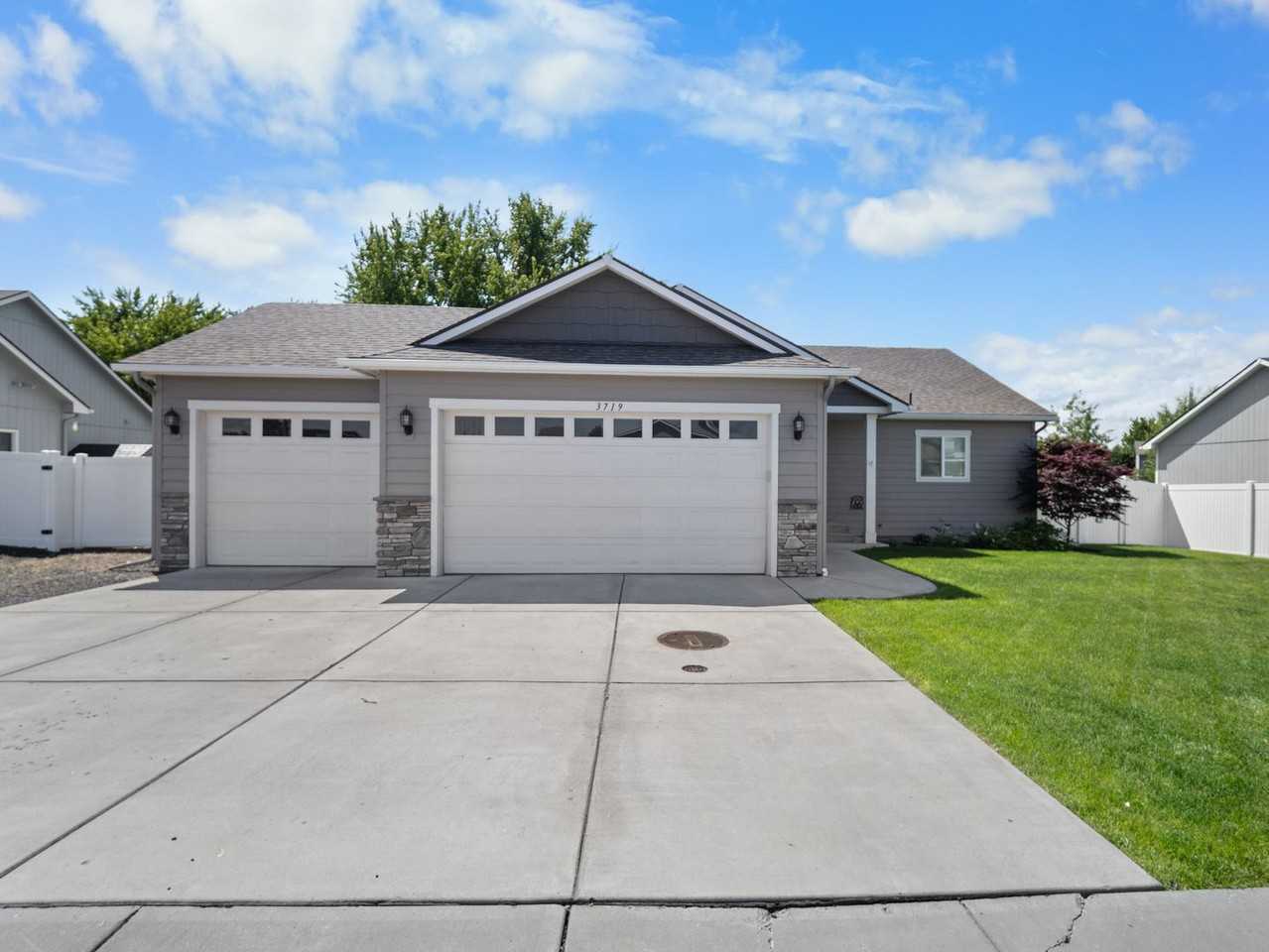 3719 W Dawn Ave - Photo 2 of 50