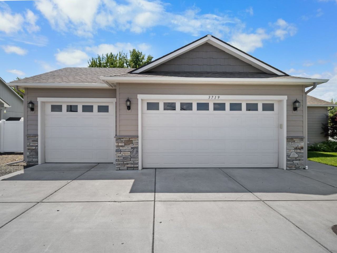 3719 W Dawn Ave - Photo 3 of 50