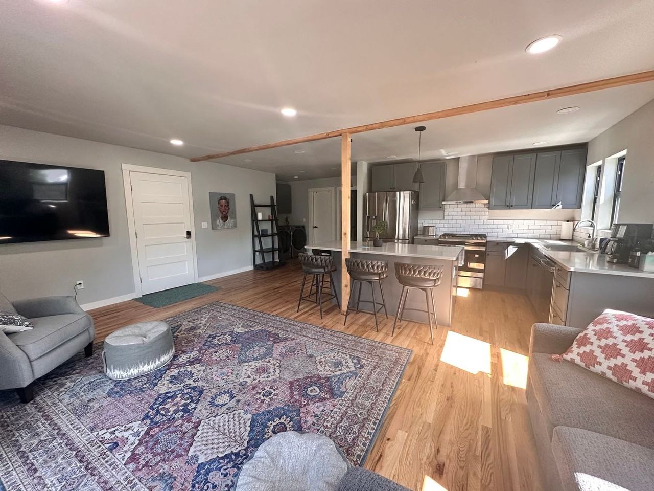 214 N Polk St - Photo 4 of 6