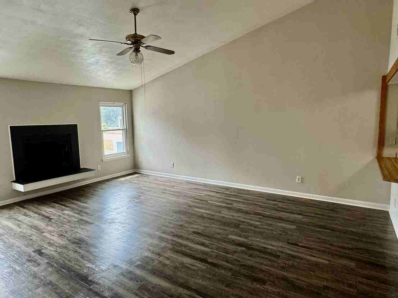 2132 Point Hollow Ct - Photo 2 of 10