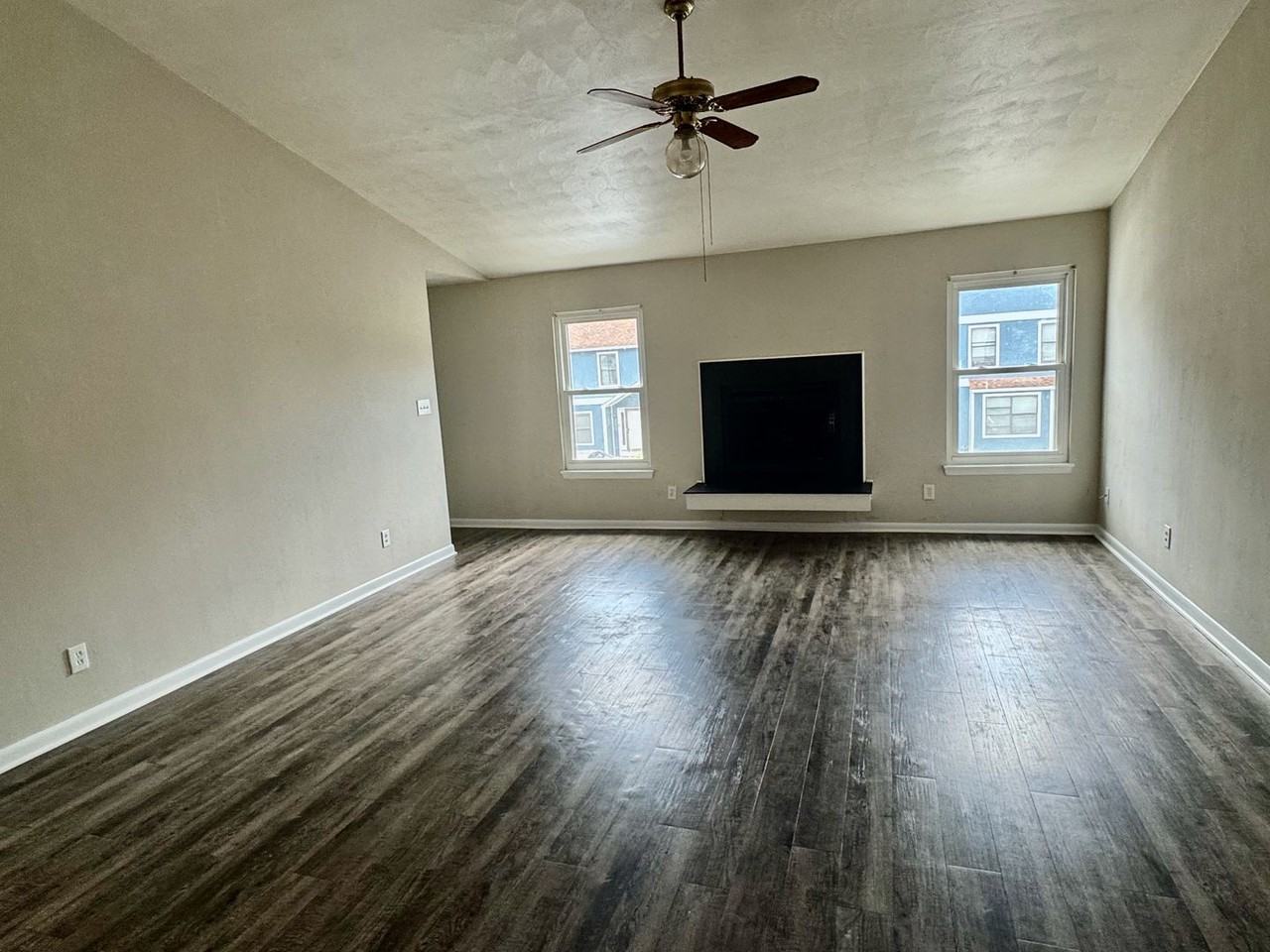 2132 Point Hollow Ct - Photo 3 of 10