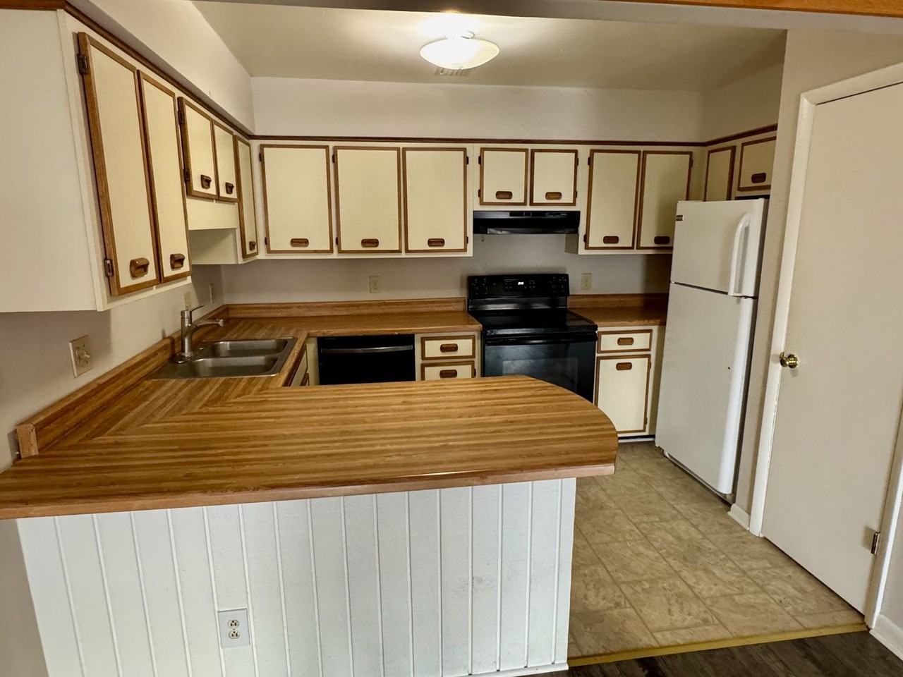 2132 Point Hollow Ct - Photo 4 of 10