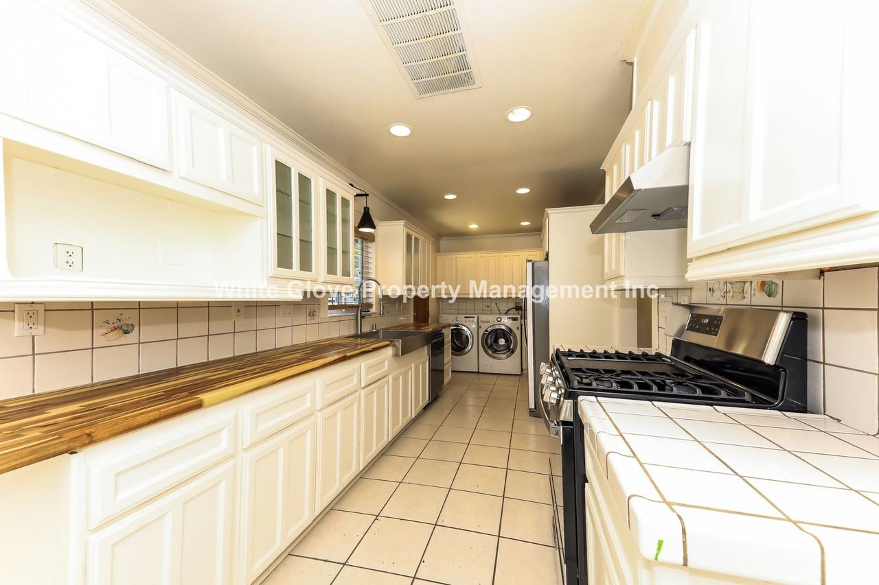 1327 S Birch St - Photo 3 of 18