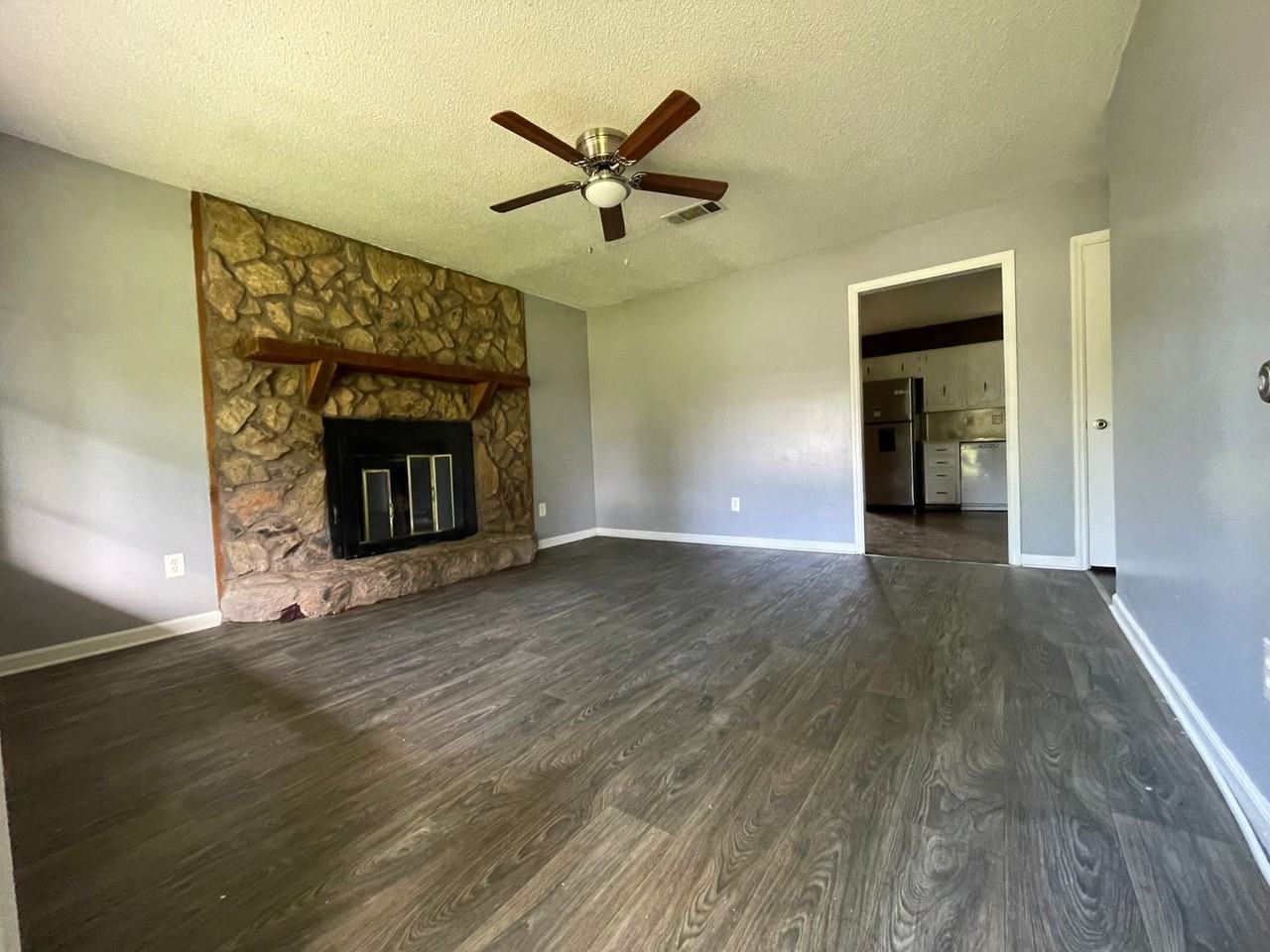 1309 Ray Rd - Photo 6 of 16