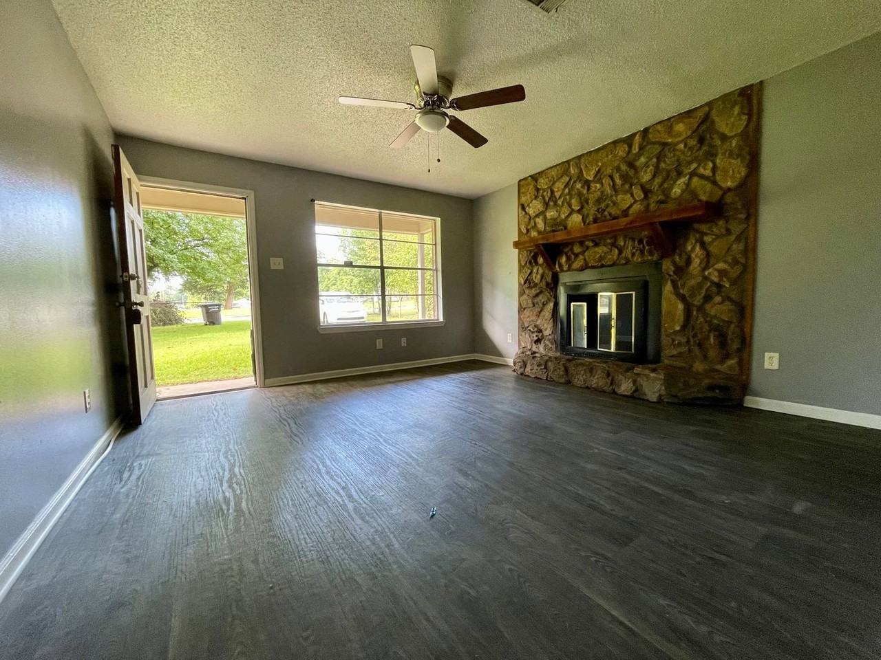 1309 Ray Rd - Photo 7 of 16