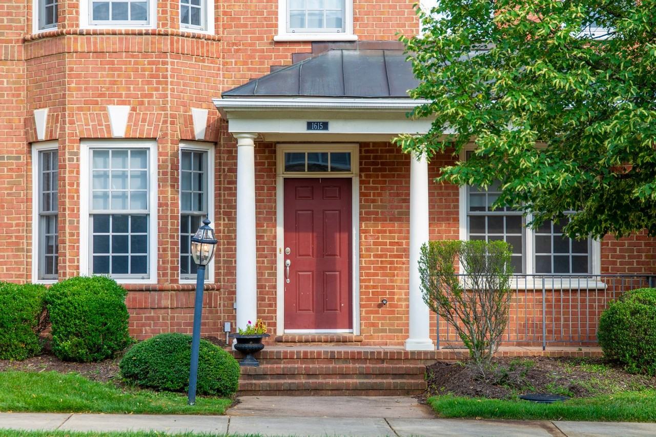 1615 Old Trail Dr - Photo 2 of 34