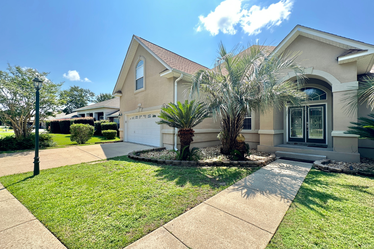 4611 Chanan Dr - Photo 4 of 36