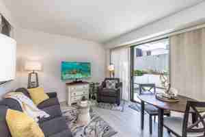 featured image of 225 Queen St #7D