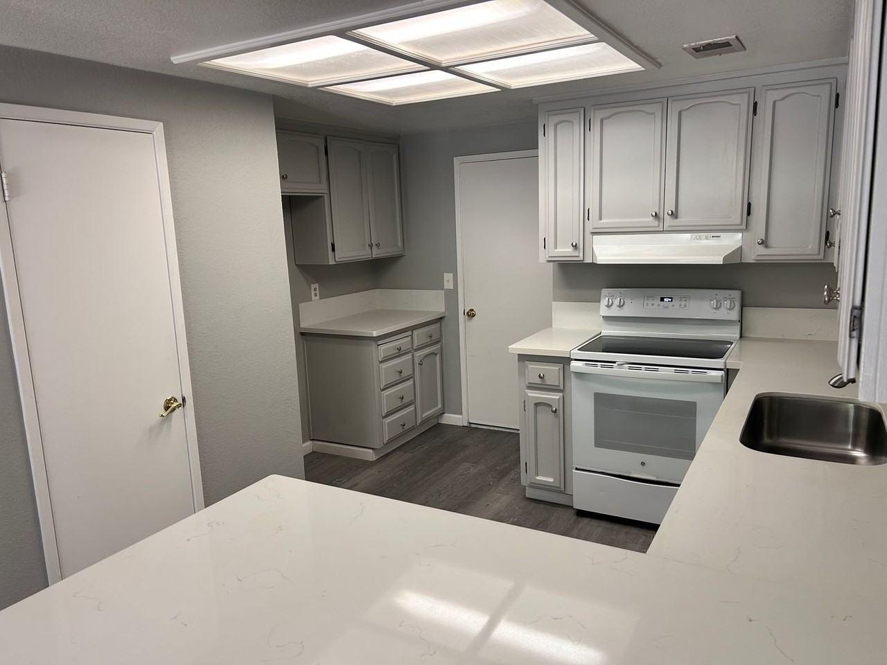 183 Tiffany Cir - Photo 3 of 34