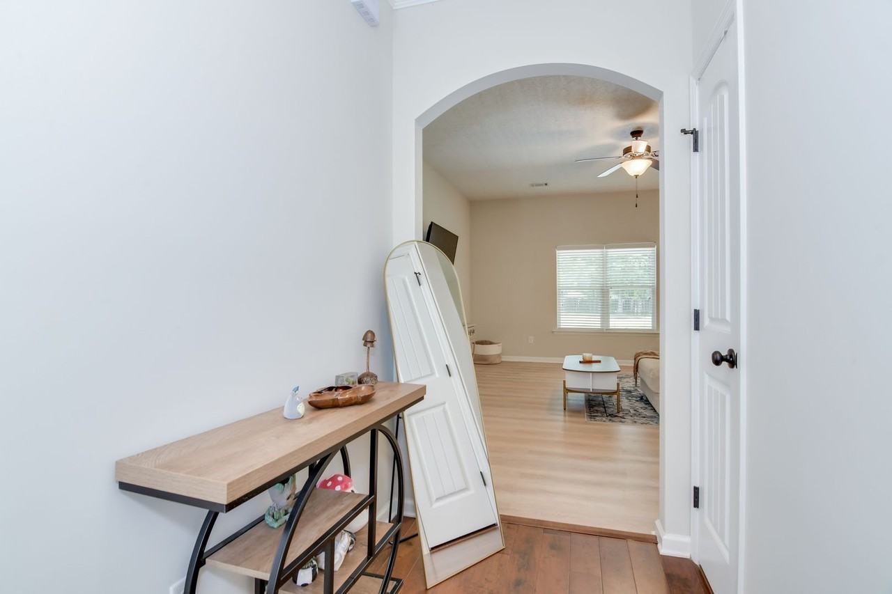 720 Neville St - Photo 6 of 32