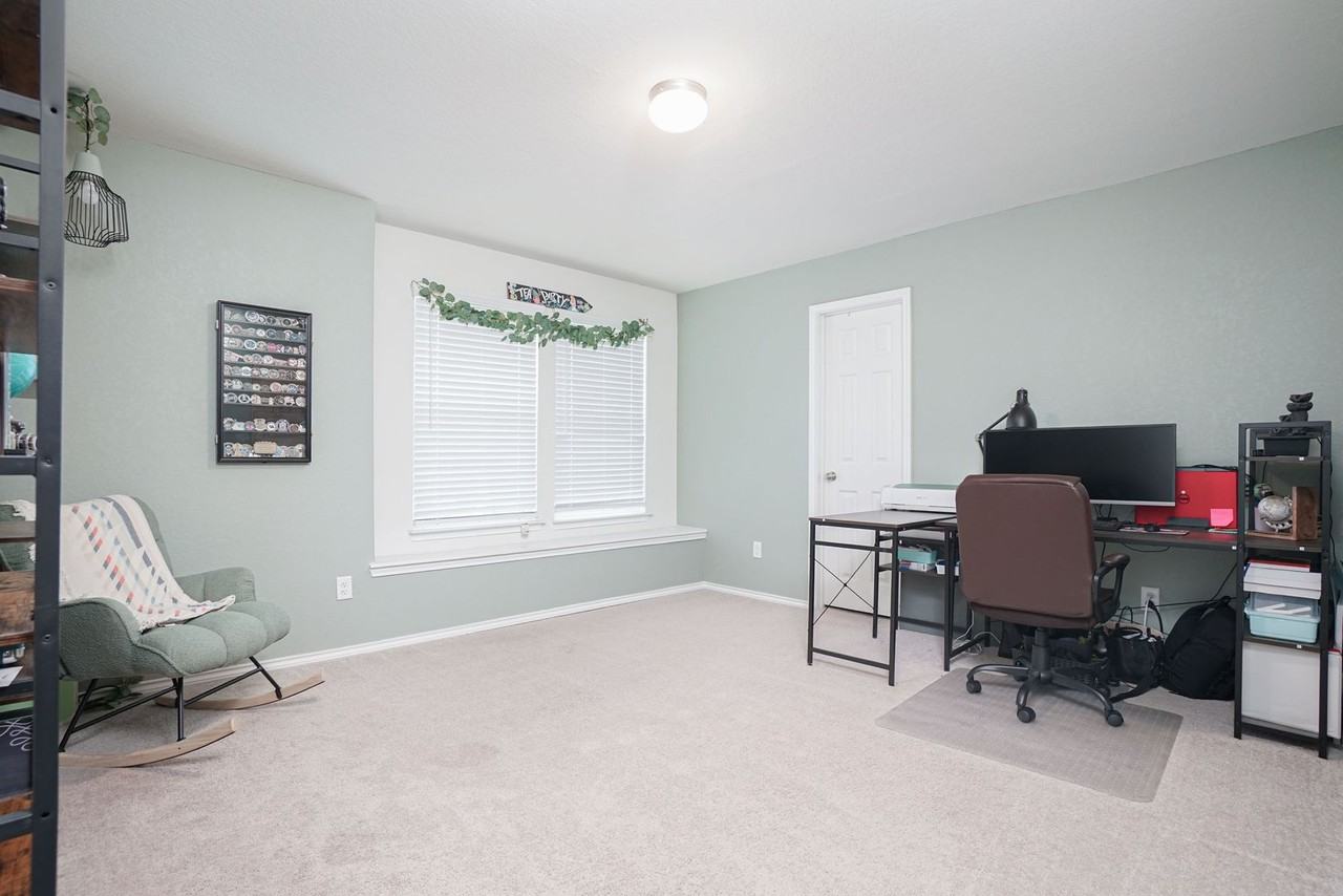 10358 Dunlap - Photo 3 of 41