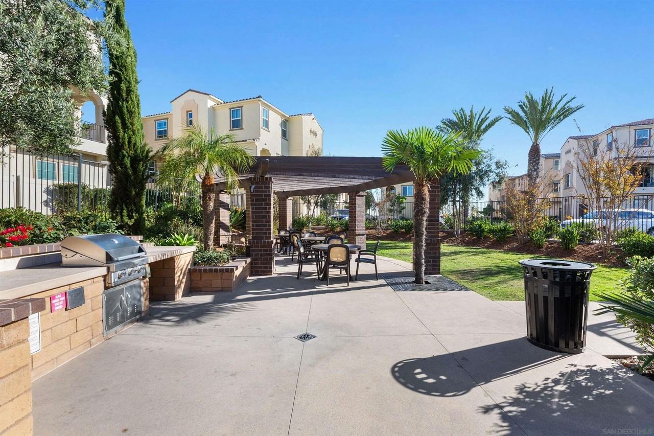 1604 Santa Paulina - Photo 2 of 37