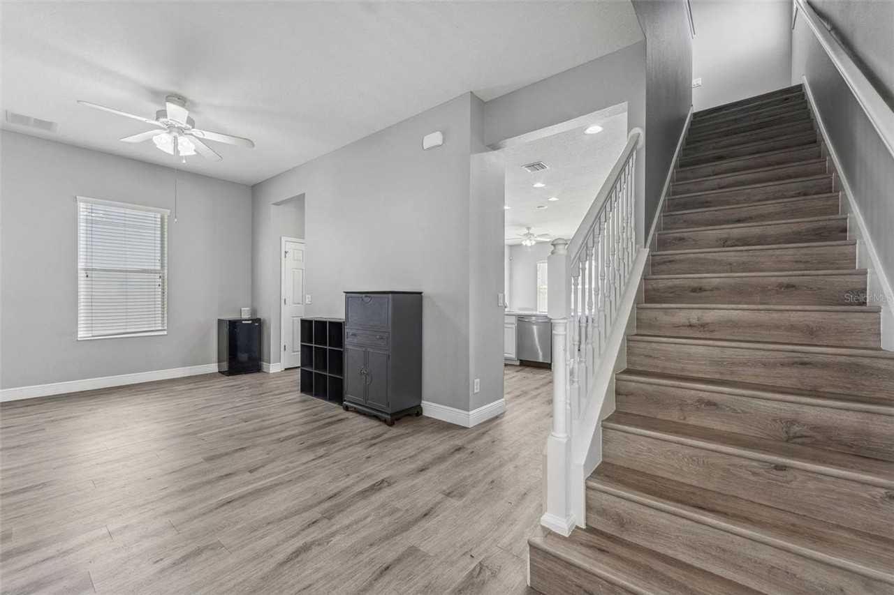 6111 Hadley Commons Drive - Photo 3 of 35