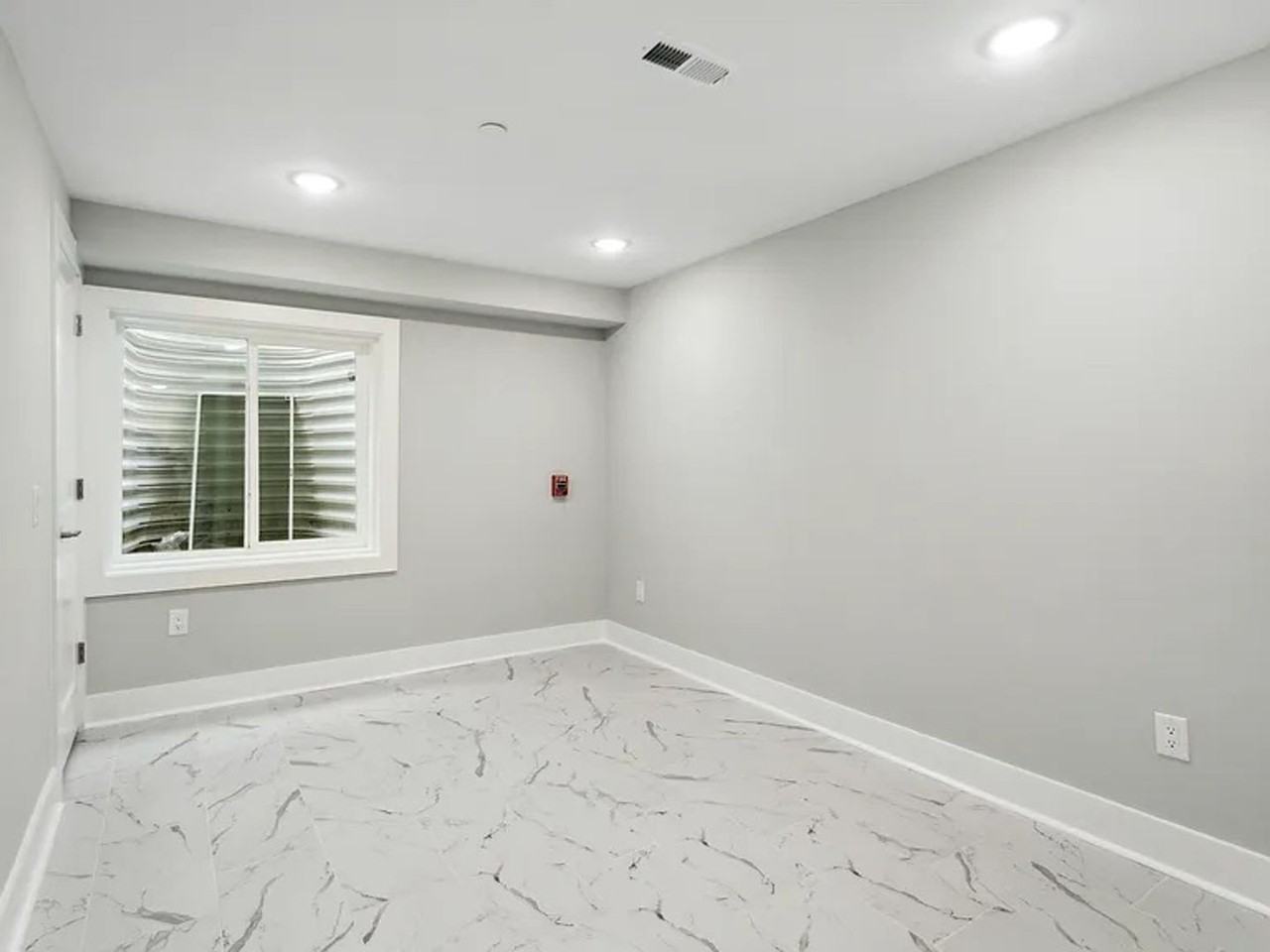 2120 Berges St - Photo 5 of 10