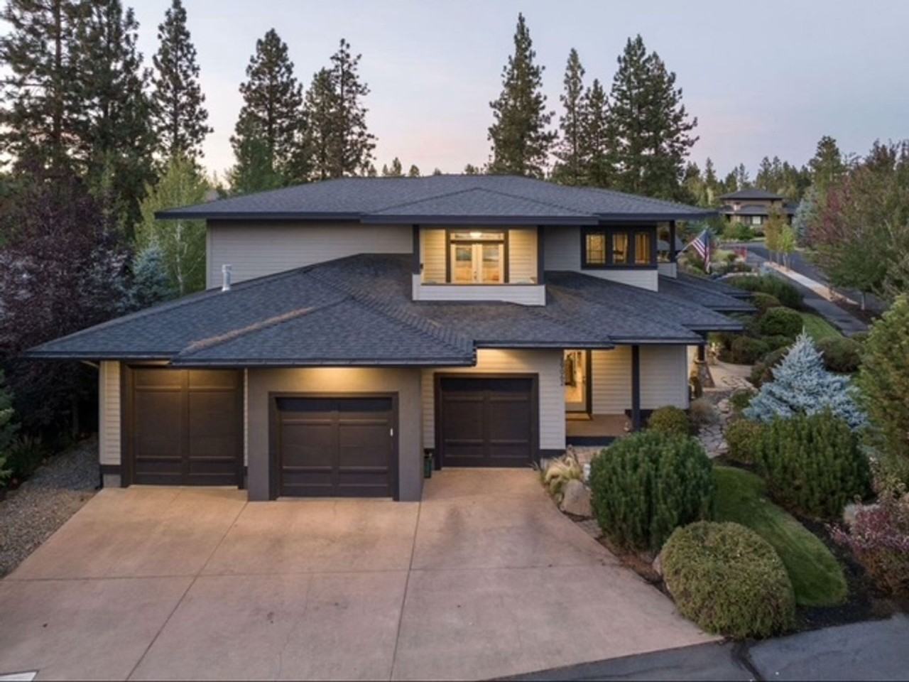19062 Mt Mcloughlin Ln - Photo 2 of 37