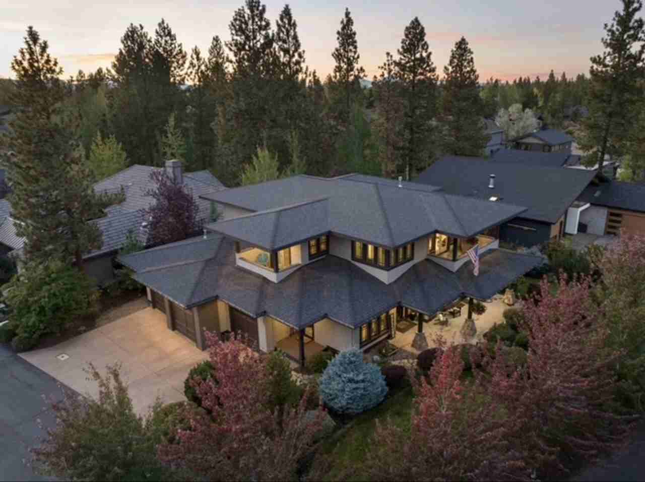 19062 Mt Mcloughlin Ln - Photo 3 of 37