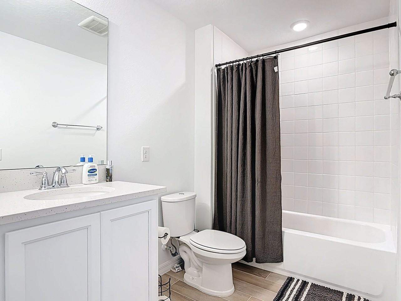 1348 Sterling Pointe Dr - Photo 5 of 50