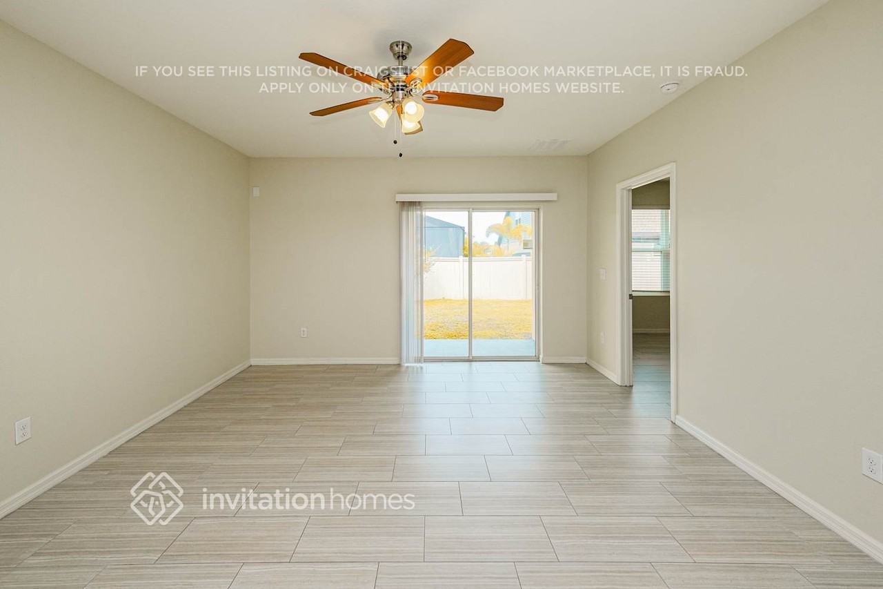 8004 Pelican Reed Cir - Photo 3 of 17