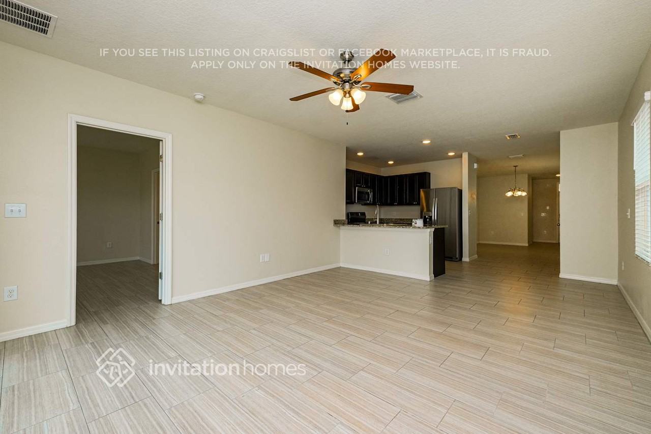 8004 Pelican Reed Cir - Photo 4 of 17